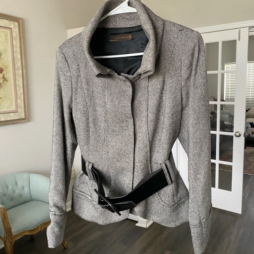 Zara Gray Belted Blazer - Picture 2 of 16
